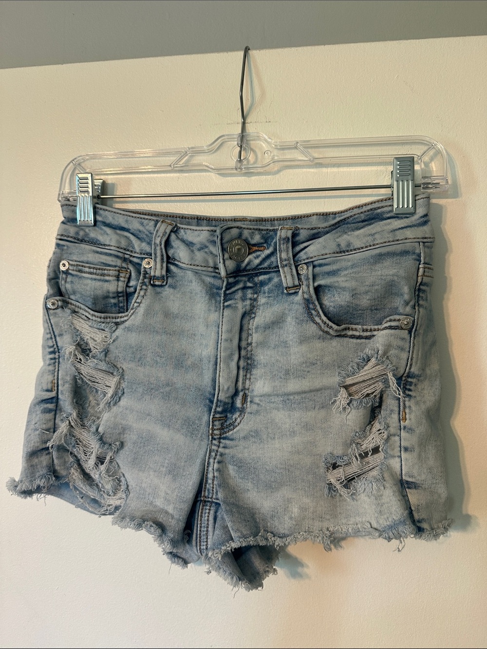 American Eagle High Waisted Light Wash Distressed Denim Shorts - Women size 6